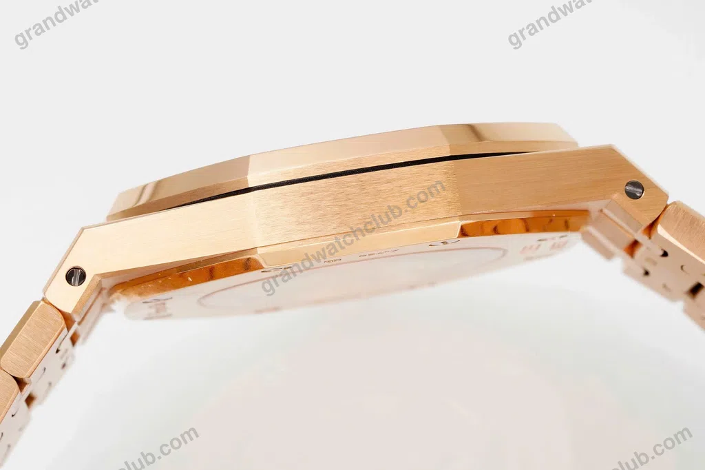 Super Clone Audemars Piguet Royal Oak Selfwinding 15400OR 41mm Black Dial Rose Gold – — movement / caseback view