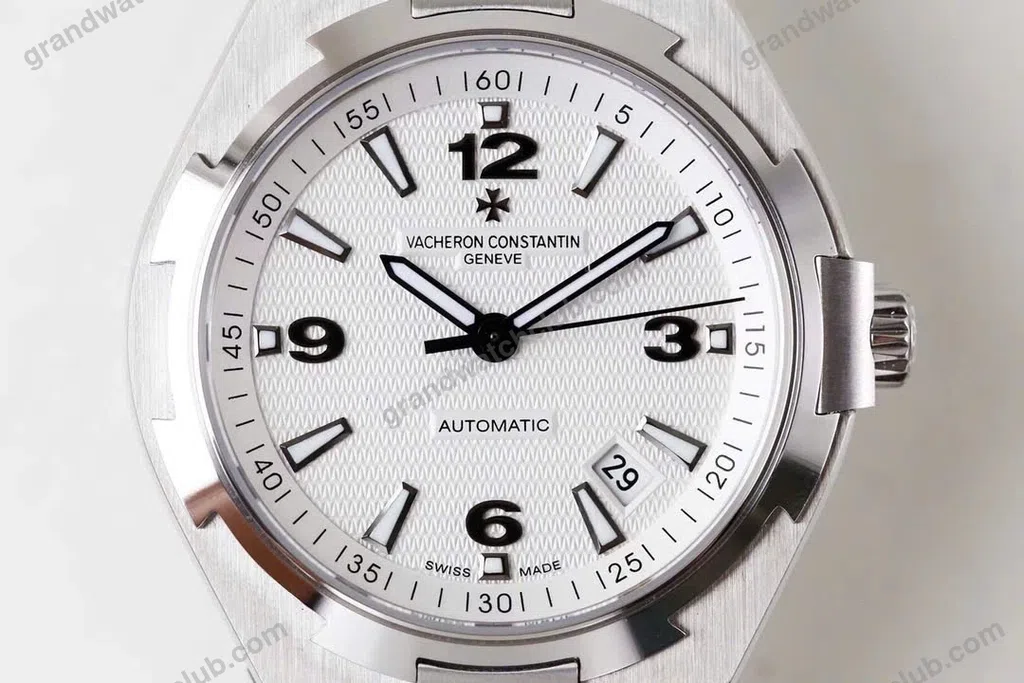 Super Clone Vacheron Constantin Overseas White Dial Number Roman 42mm — dial close-up