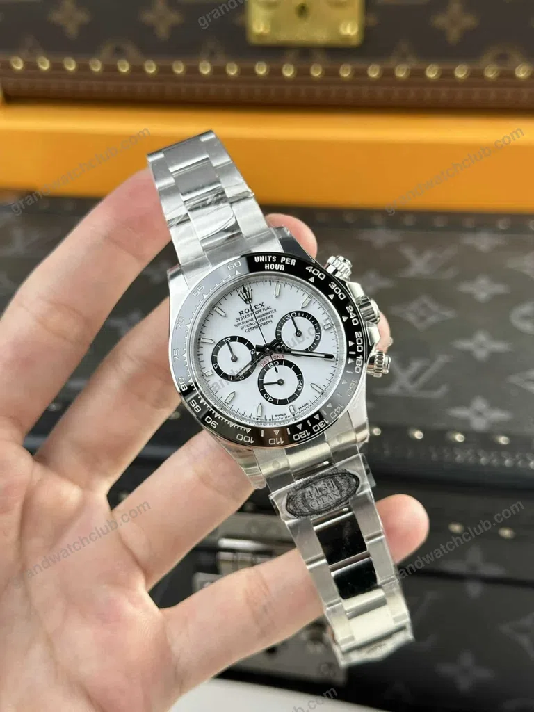 Super Clone Rolex Daytona “Panda” White Dial 126500LN — dial close-up