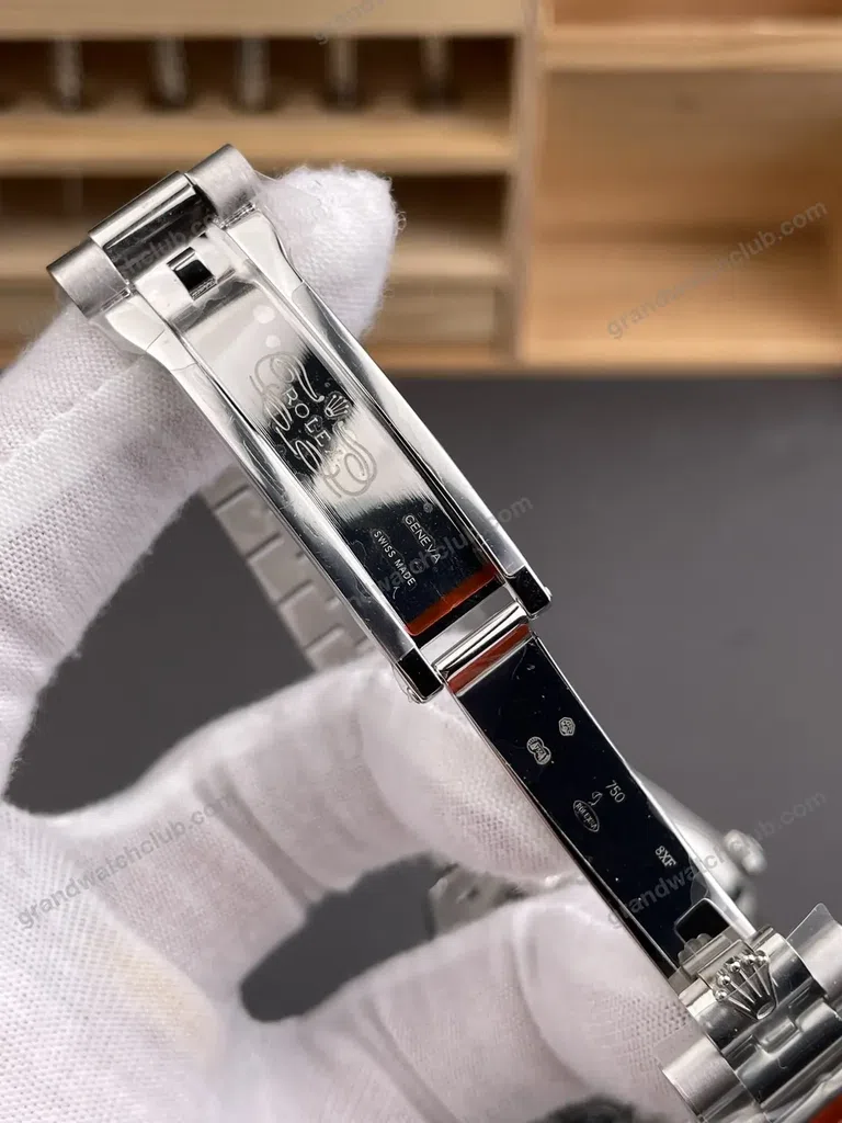 Super Clone Rolex Day-Date 40 Bright Blue Diamond Dial 228349RBR President – Swiss SuperClone - photo 3
