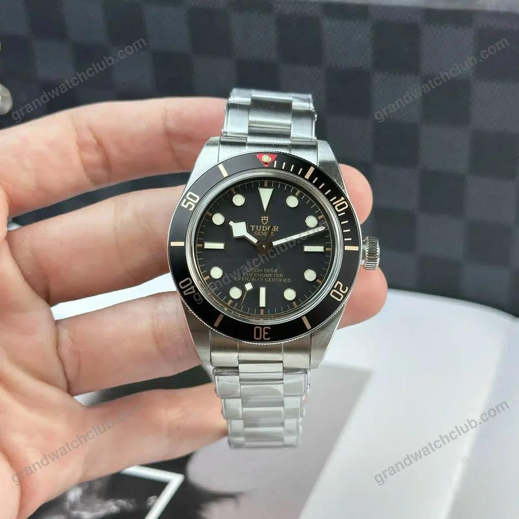Super Clone Tudor Black Bay Fifty-Eight M79030N-0001 39mm Titanium — case and bezel