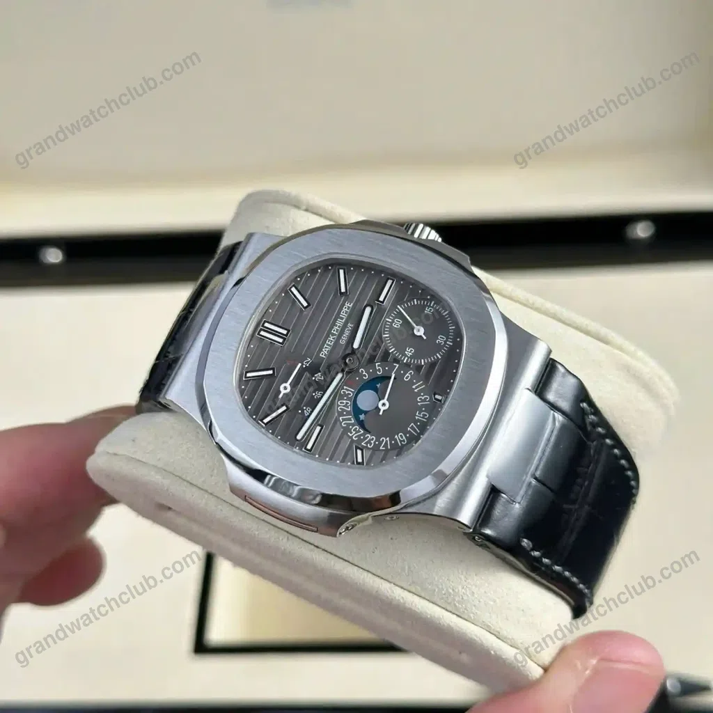 Super Clone Patek Philippe Nautilus 5712/1A – 001 Grey Dial V3 — bracelet detail
