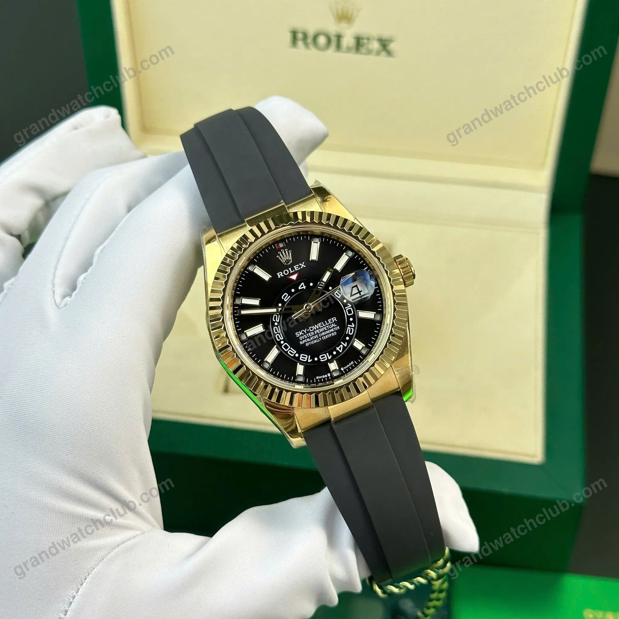 Super Clone Rolex Sky-Dweller Bright black Dial 336238 β dial close-up