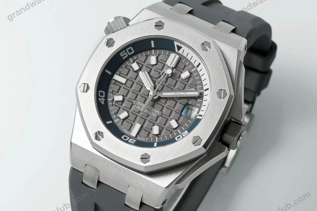 Super Clone Audemars Piguet Royal Oak Offshore Diver 15720ST 42mm Stainless Steel Grey Dial — bracelet detail