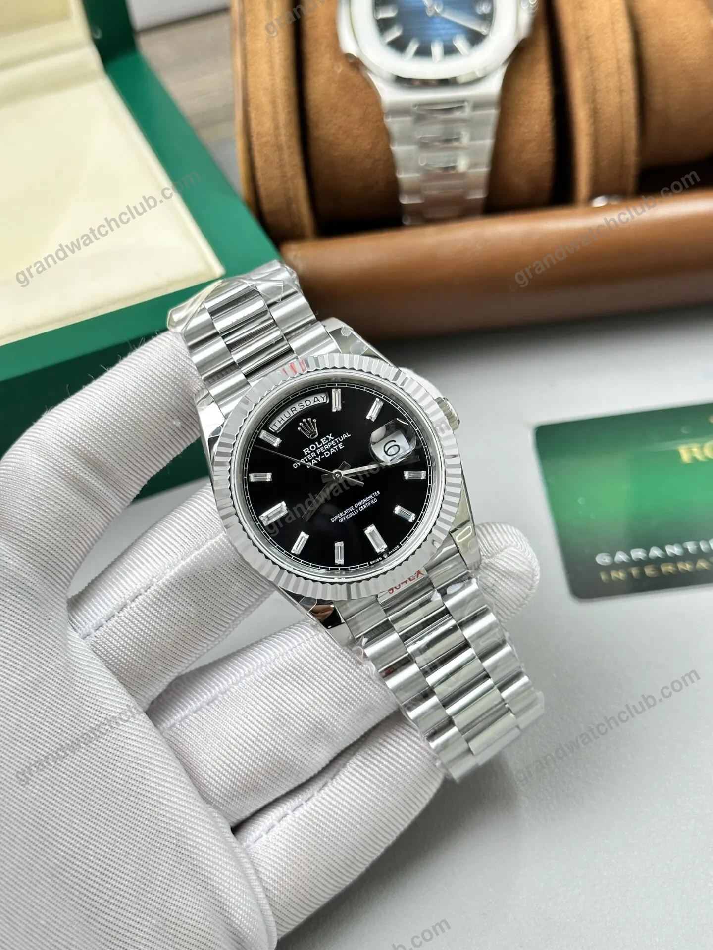 Super Clone Rolex Day-Date Bright Black Dial 228236-0003 40 mm β bracelet detail