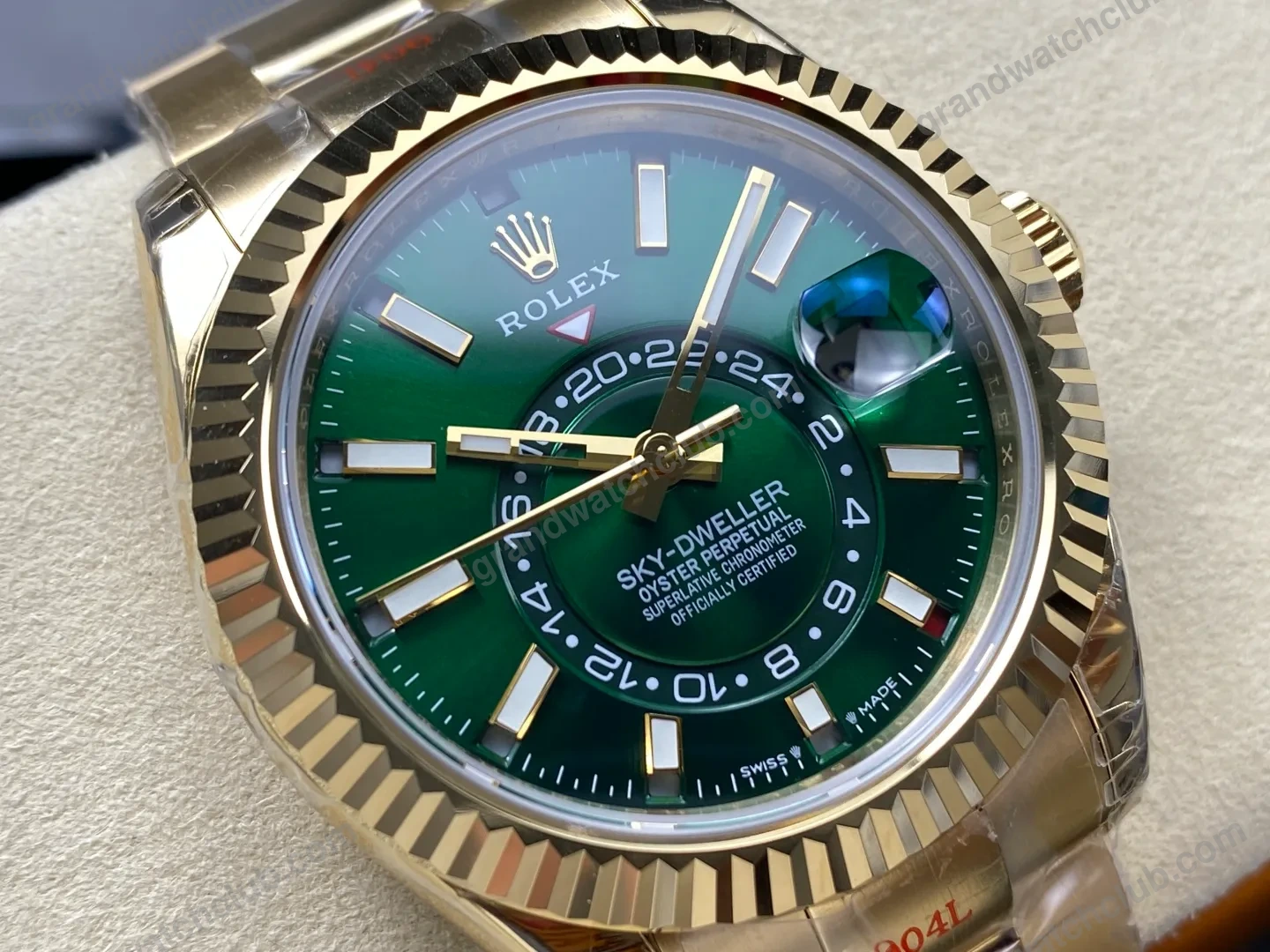 Super Clone Rolex Sky-Dweller Green Dial 336938 (Oyster) β case and bezel