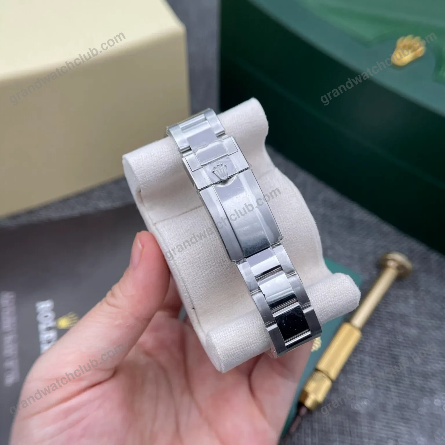 Super Clone Rolex GMT-Master II Black Dial 116710BLNR “Batman” — clasp and links