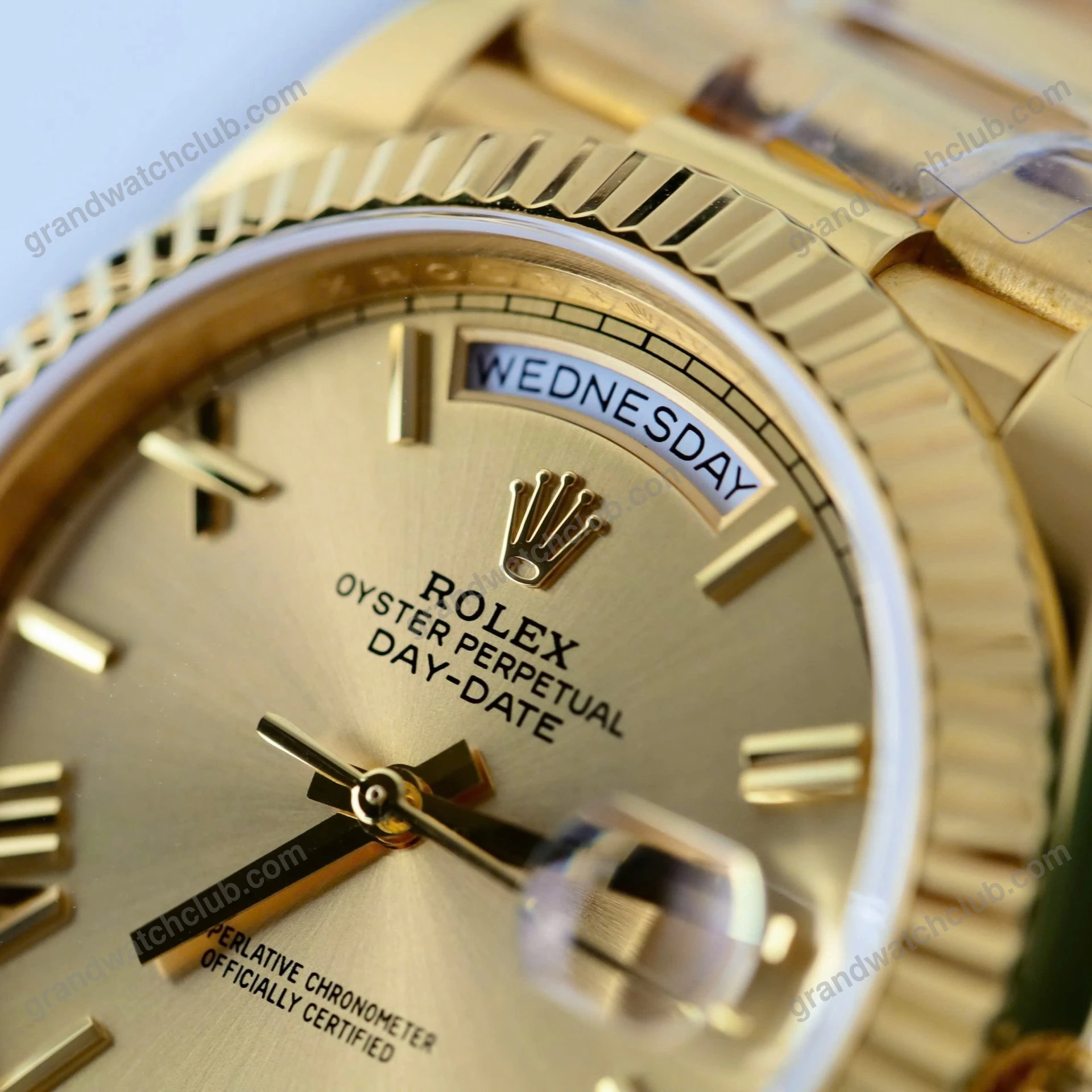 Super Clone Rolex Day-Date Roman Champagne Dial 228238 40 mm β side profile