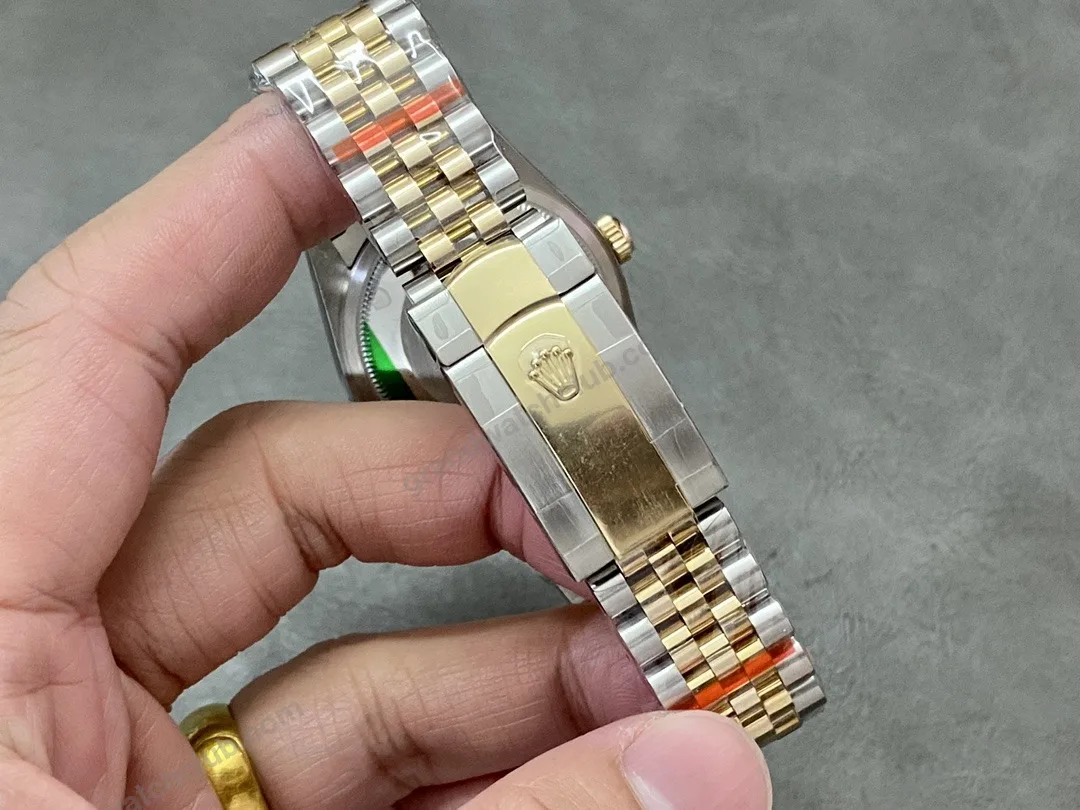 Super Clone Rolex Datejust Silver Roman Diamond Dial 126233-0031 36 mm β movement / caseback view