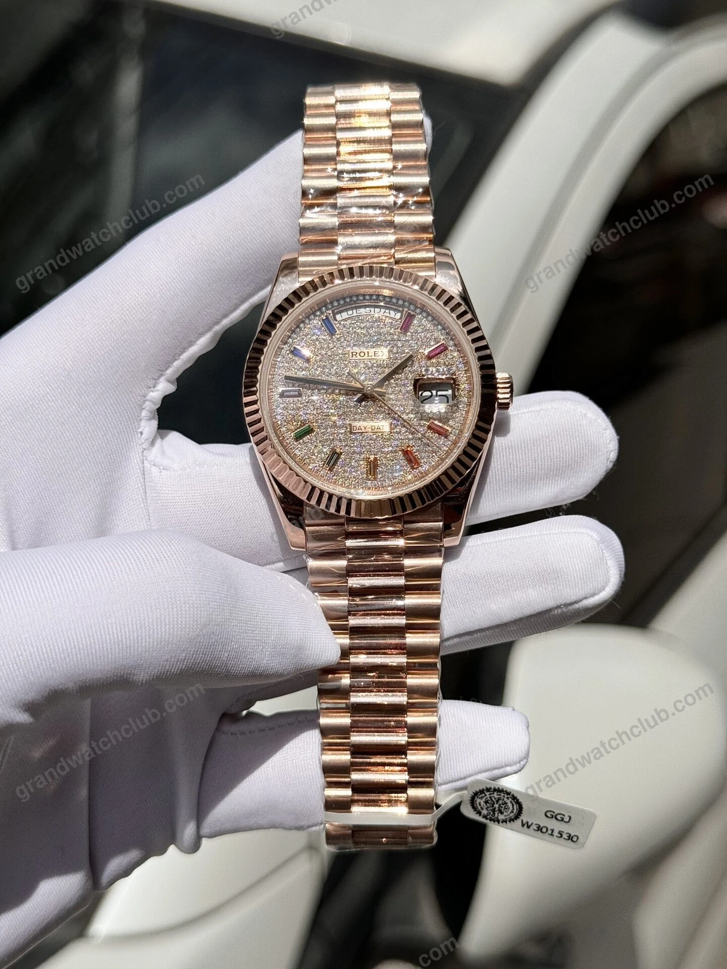 Super Clone Rolex Day-Date Diamond-Paved Dial 128235-0039 36 mm β dial close-up