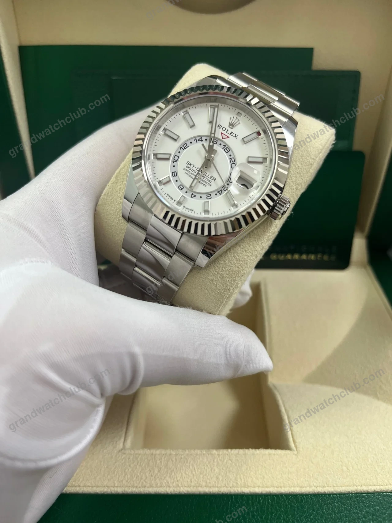 Super Clone Rolex Sky-Dweller Intense white Dial 336934 — dial close-up