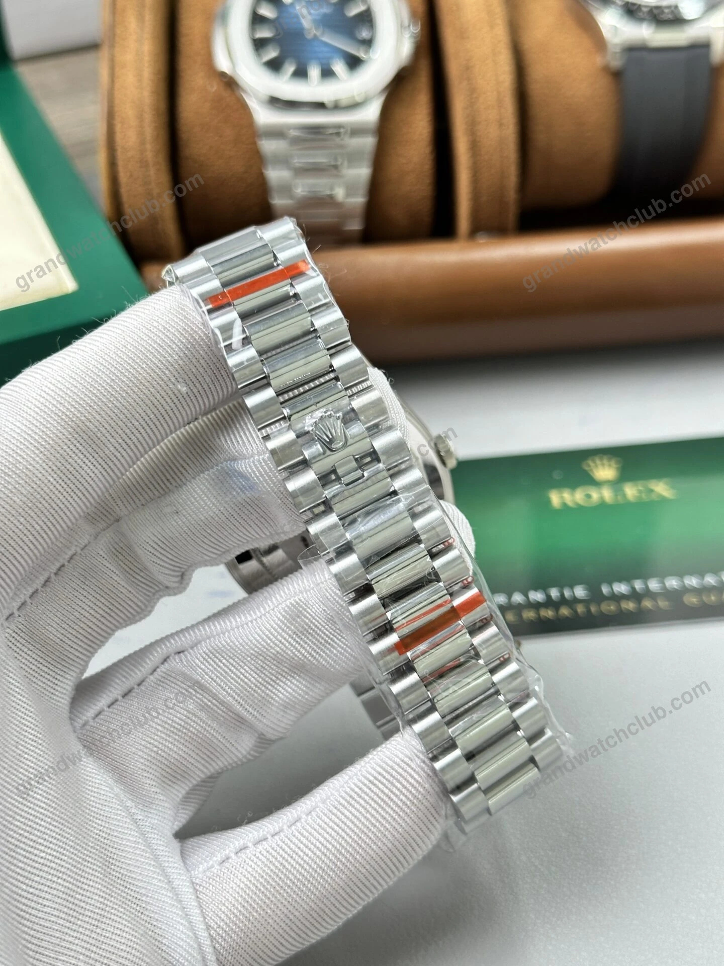 Super Clone Rolex Day-Date Bright Black Diamond Dial 228236-0004 40 mm β clasp and links