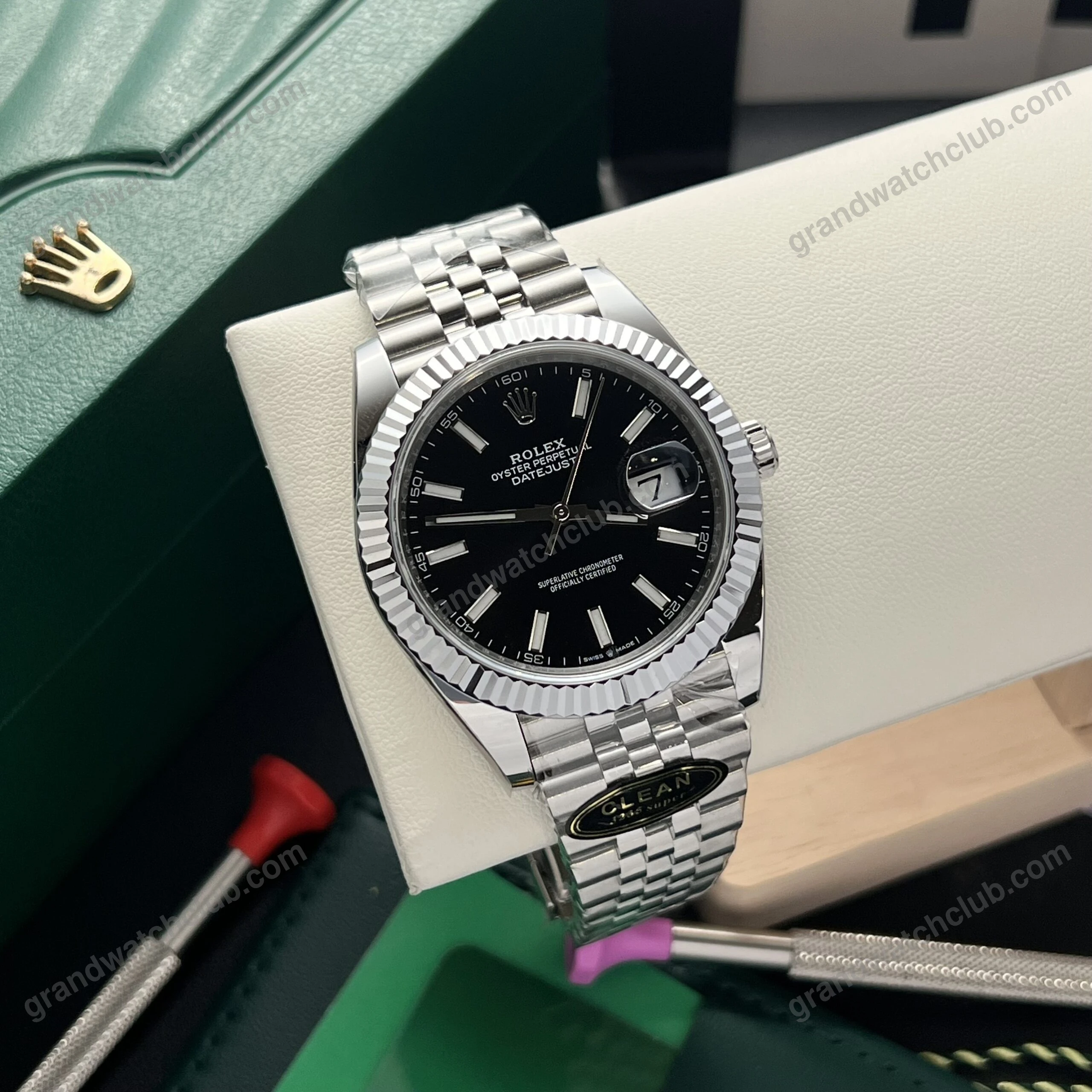 Super Clone Rolex Datejust Black Dial 126334-0018 41 mm β dial close-up