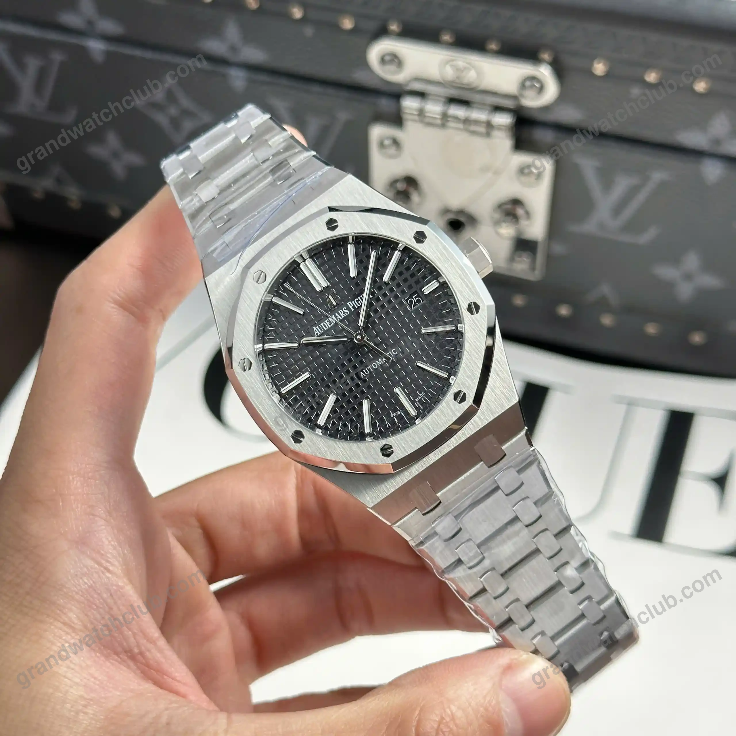 Super Clone Audemars Piguet Royal Oak Selfwinding 15400ST.OO.1220ST.01.A 41mm — case and bezel
