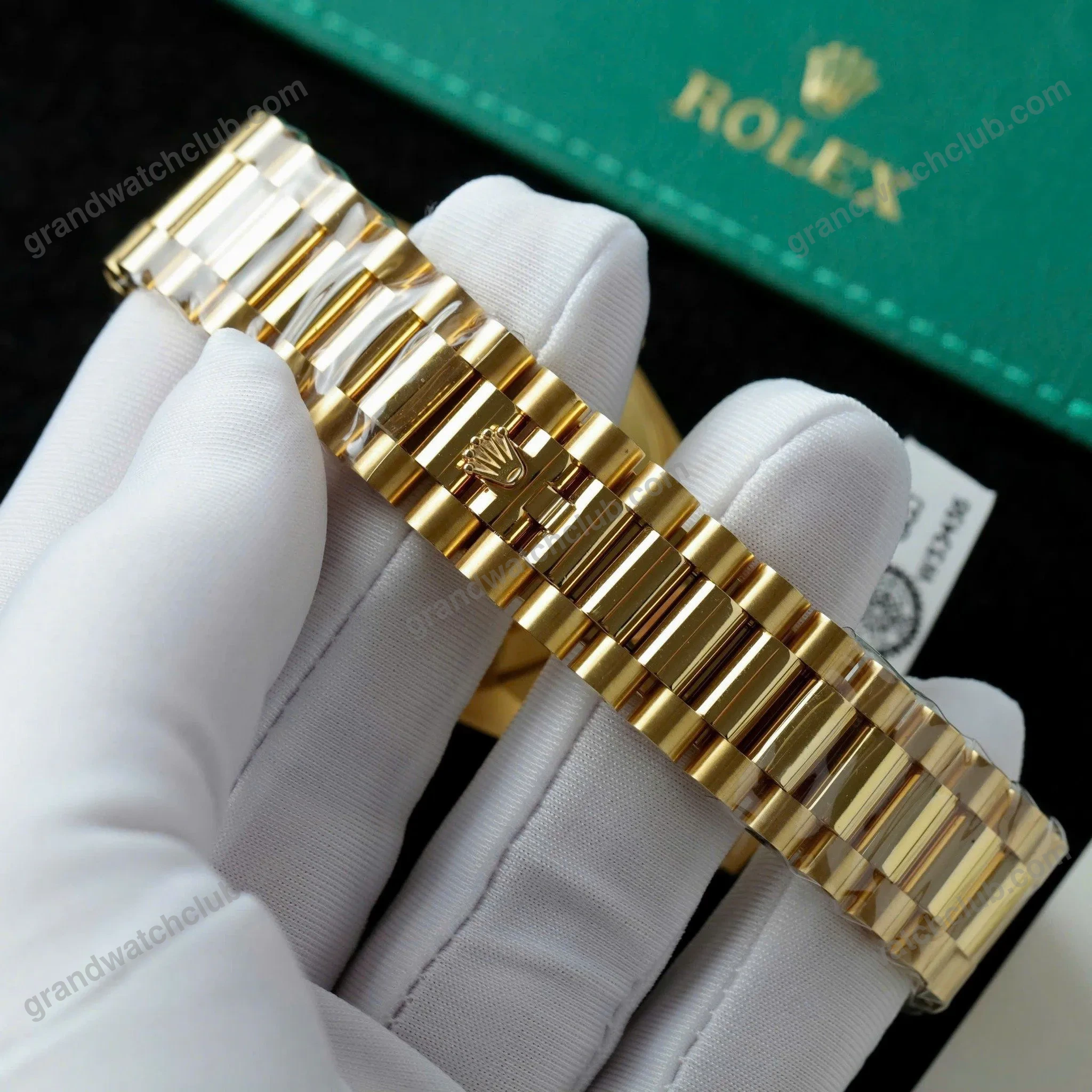 Super Clone Rolex Day-Date Bright black Dial 228348RBR 40 mm β bracelet detail