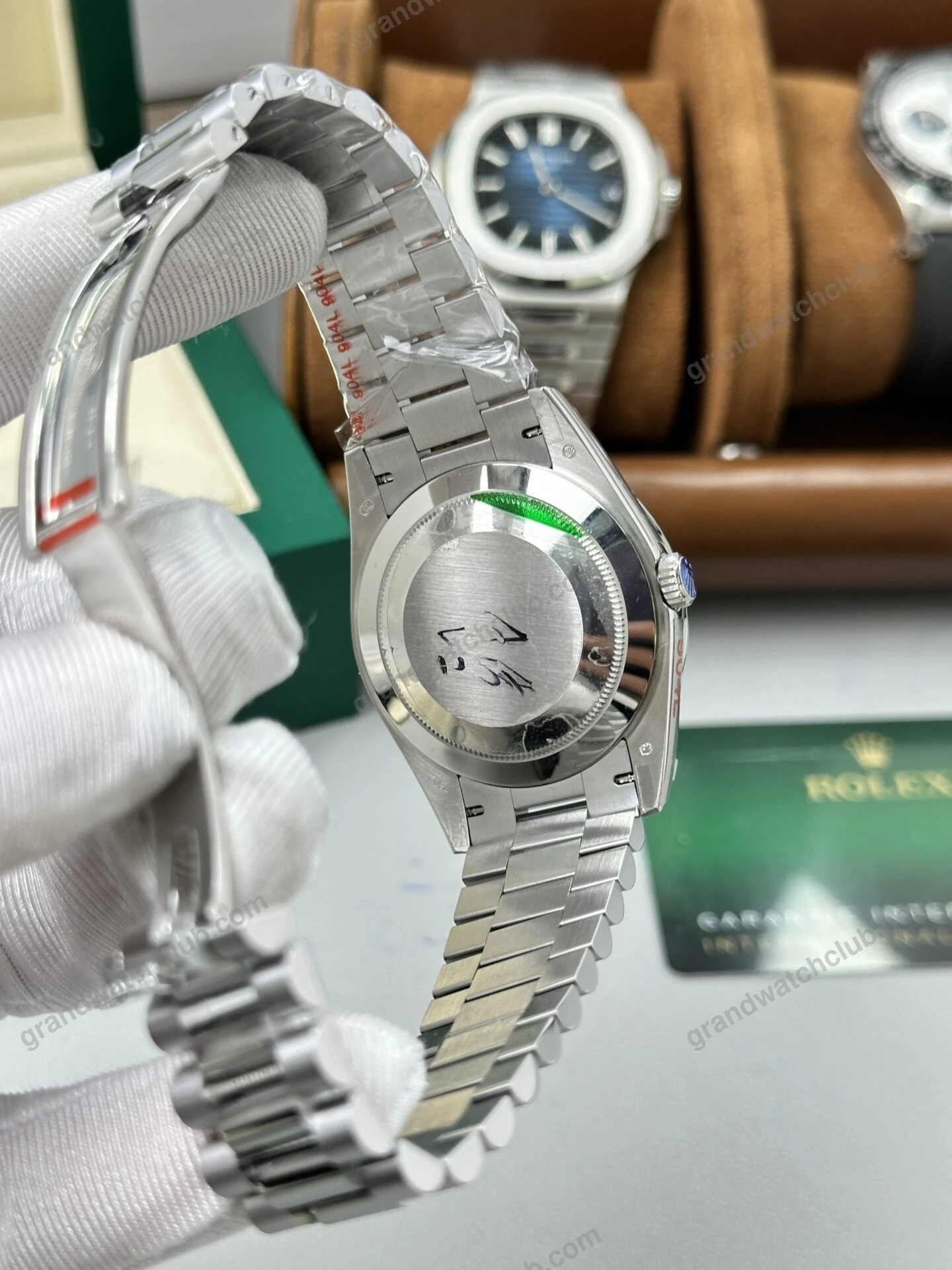 Super Clone Rolex Day-Date Bright Black Diamond Dial 228236-0004 40 mm β movement / caseback view