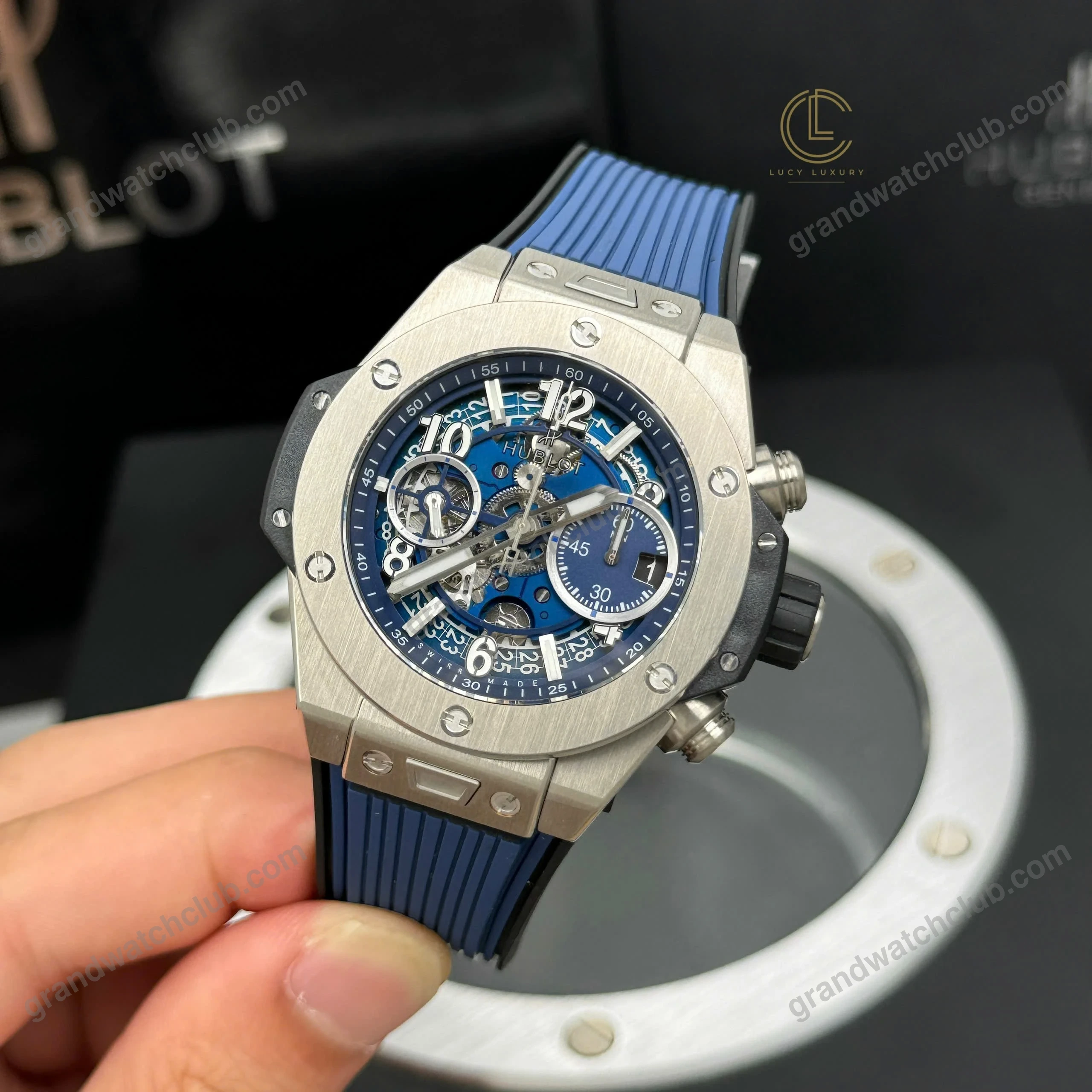 Super Clone Hublot Big Bang Unico 441.NX.5171.RX 42mm Blue Dial — case and bezel