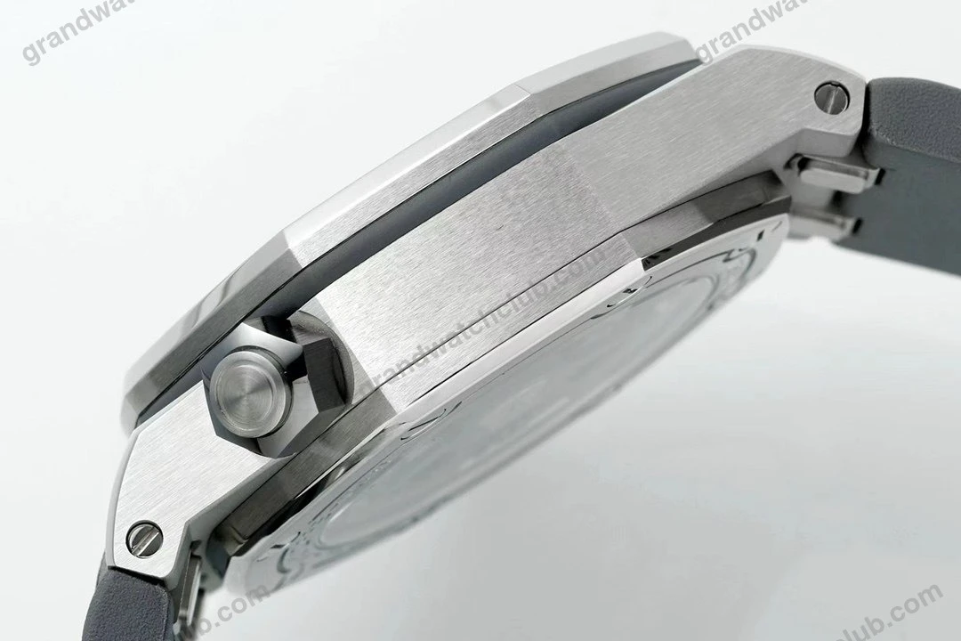 Super Clone Audemars Piguet Royal Oak Offshore Diver 15720ST 42mm Stainless Steel Grey Dial — view 10