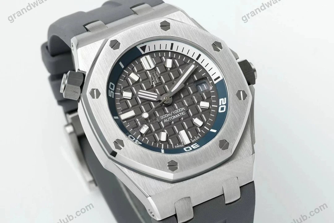 Super Clone Audemars Piguet Royal Oak Offshore Diver 15720ST 42mm Stainless Steel Grey Dial — case and bezel