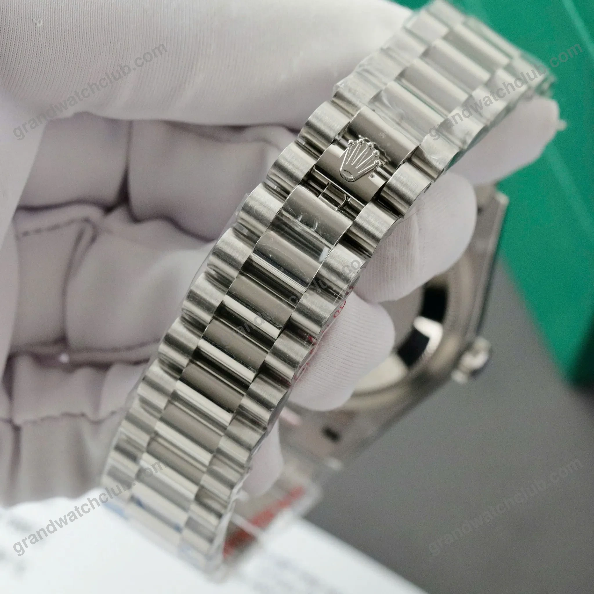 Super Clone Rolex Day-Date Diamond-Paved Dial 128239-0019 36 mm β side profile