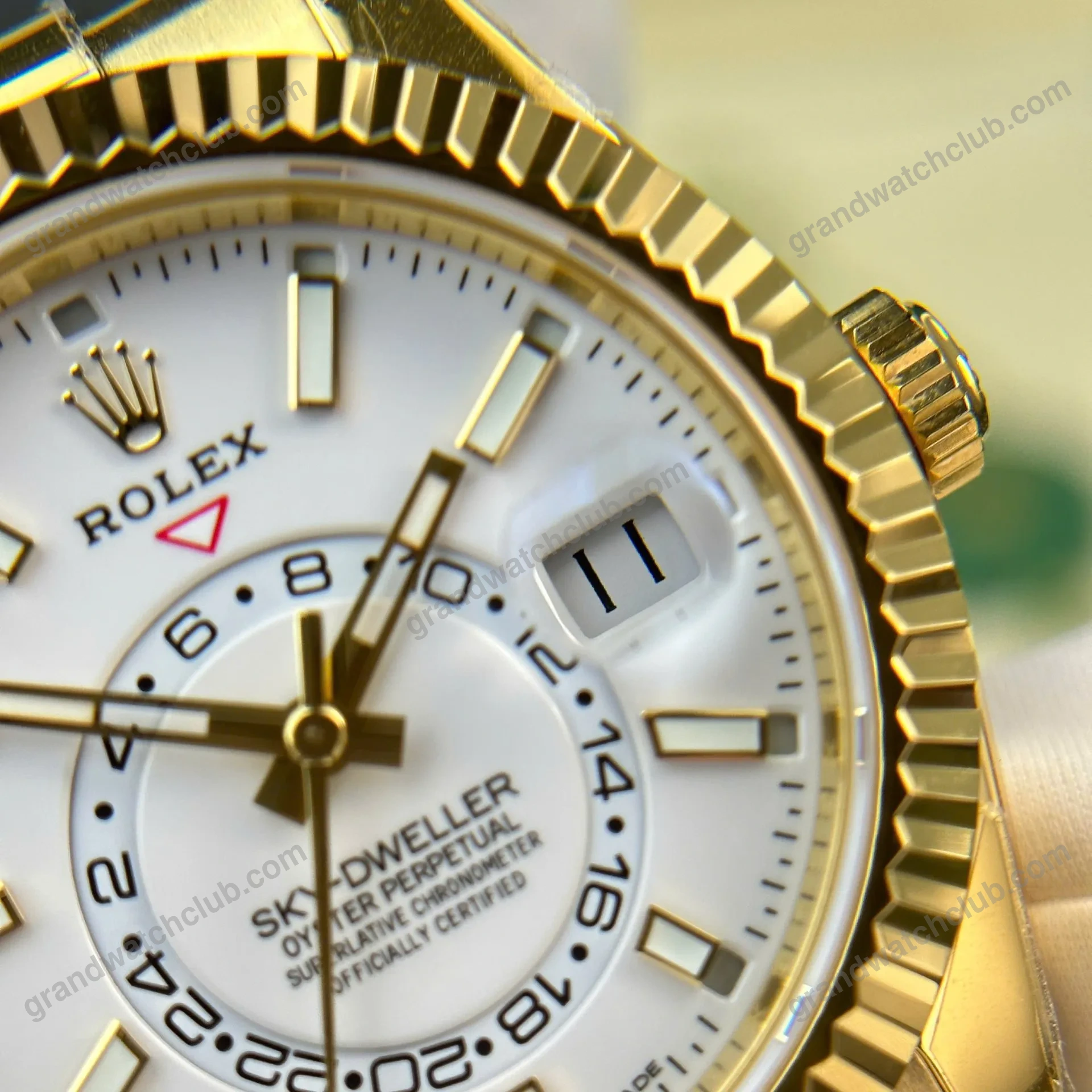 Super Clone Rolex Sky-Dweller Intense white Dial 336238 β movement / caseback view