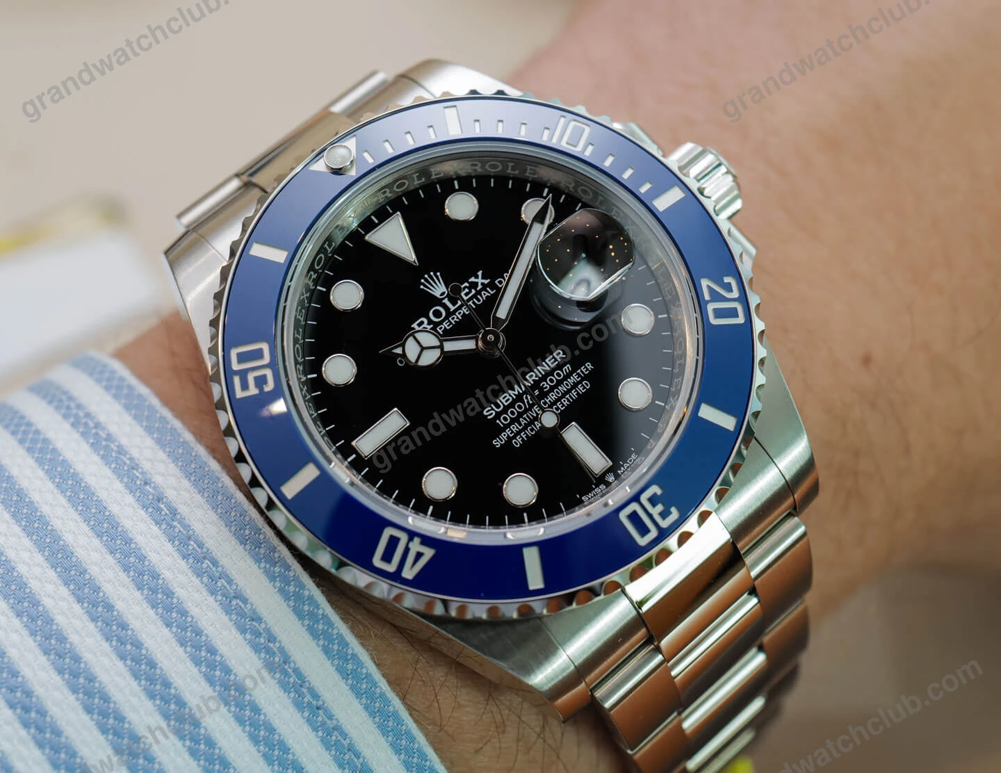 Super Clone Rolex Submariner “Cookie Monster” Black Dial 126619LB — bracelet detail
