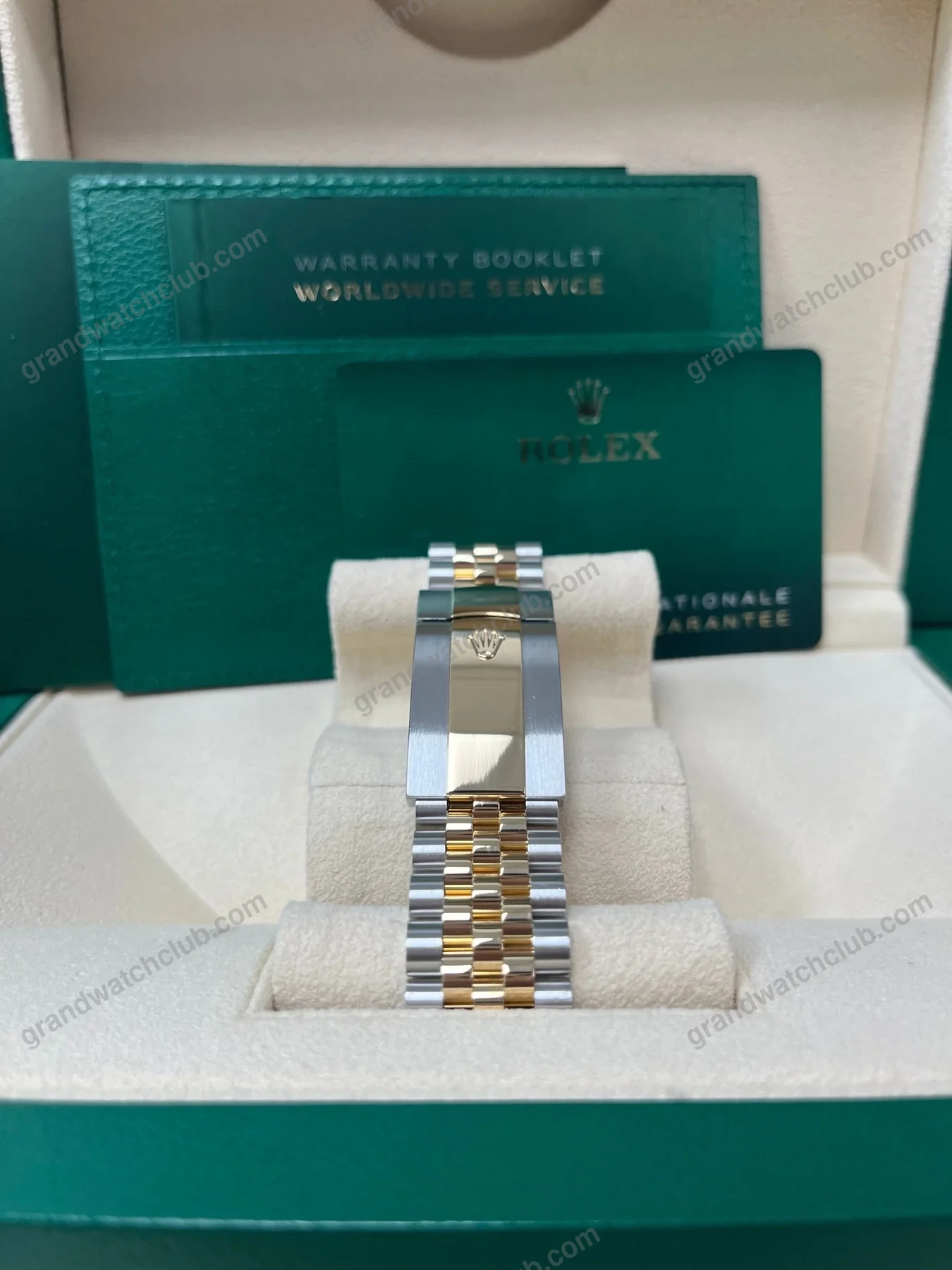Super Clone Rolex Sky-Dweller Bright black Dial 336933 Jubilee — clasp and links