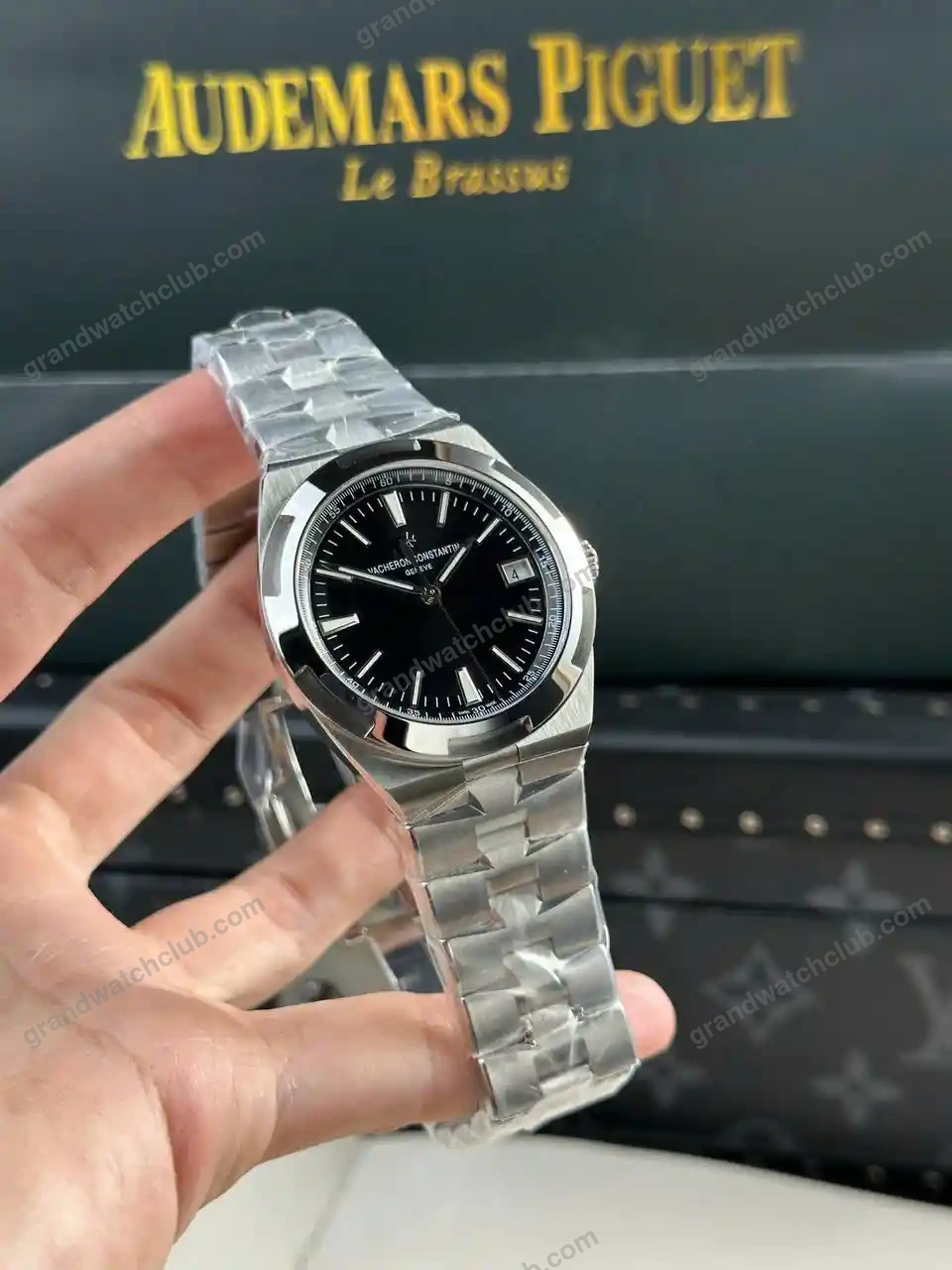Super Clone Vacheron Constantin 41mm Steel β dial close-up