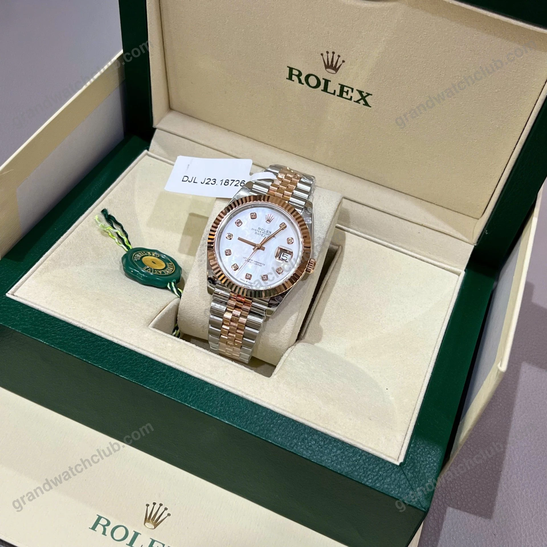 Super Clone Rolex Datejust Mother of Pearl Dial 126231-0021 36 mm β dial close-up
