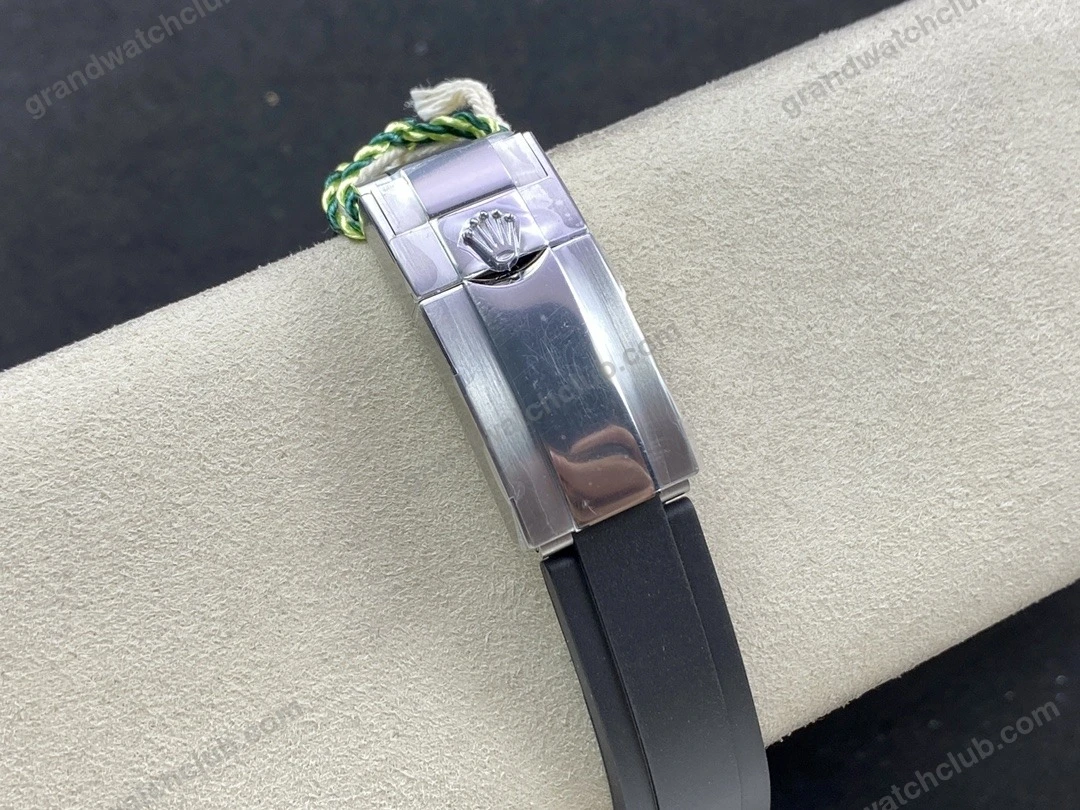 Super Clone Rolex Daytona 126519LN Meteorite Dial — clasp and links