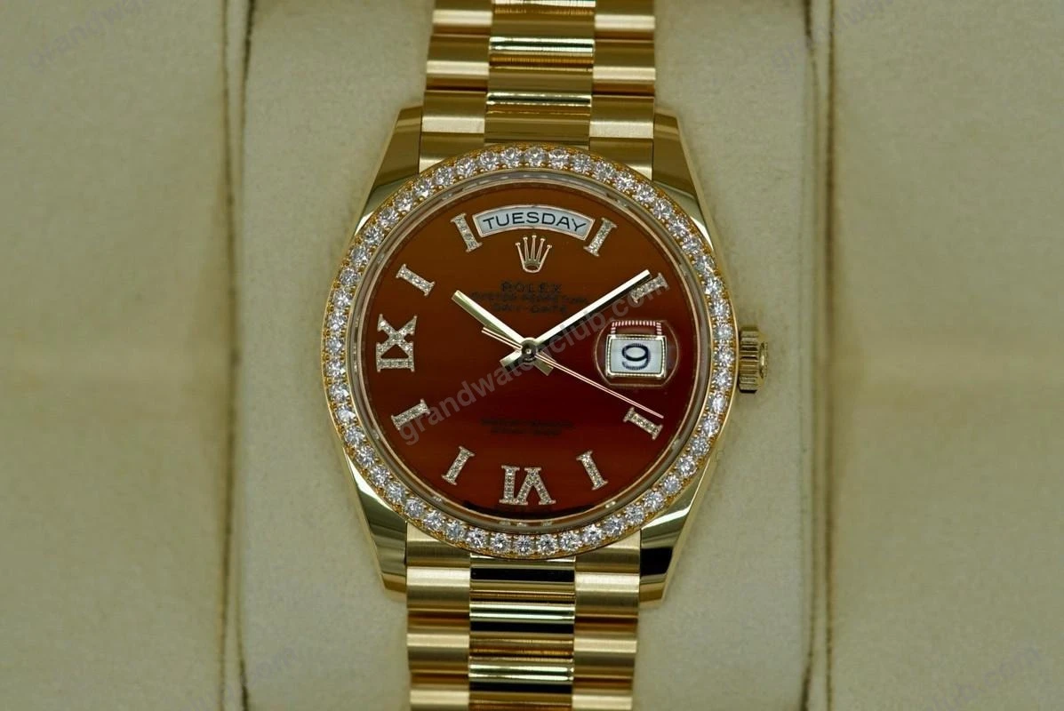 Super Clone Rolex Day-Date Carnelian Dial 128348RBR 36 mm β dial close-up