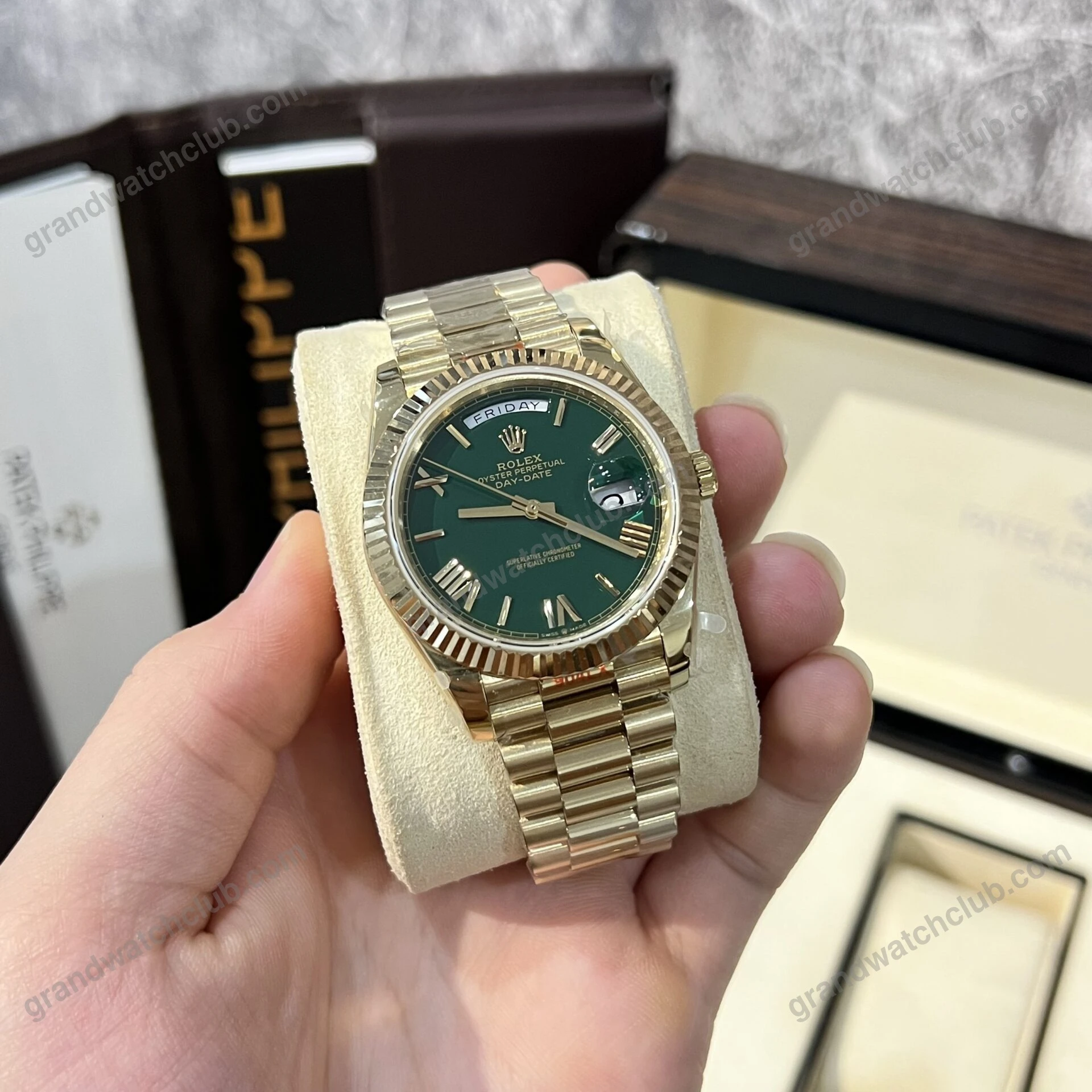 Super Clone Rolex Day-Date Green Dial 228238-0061 40 mm β dial close-up