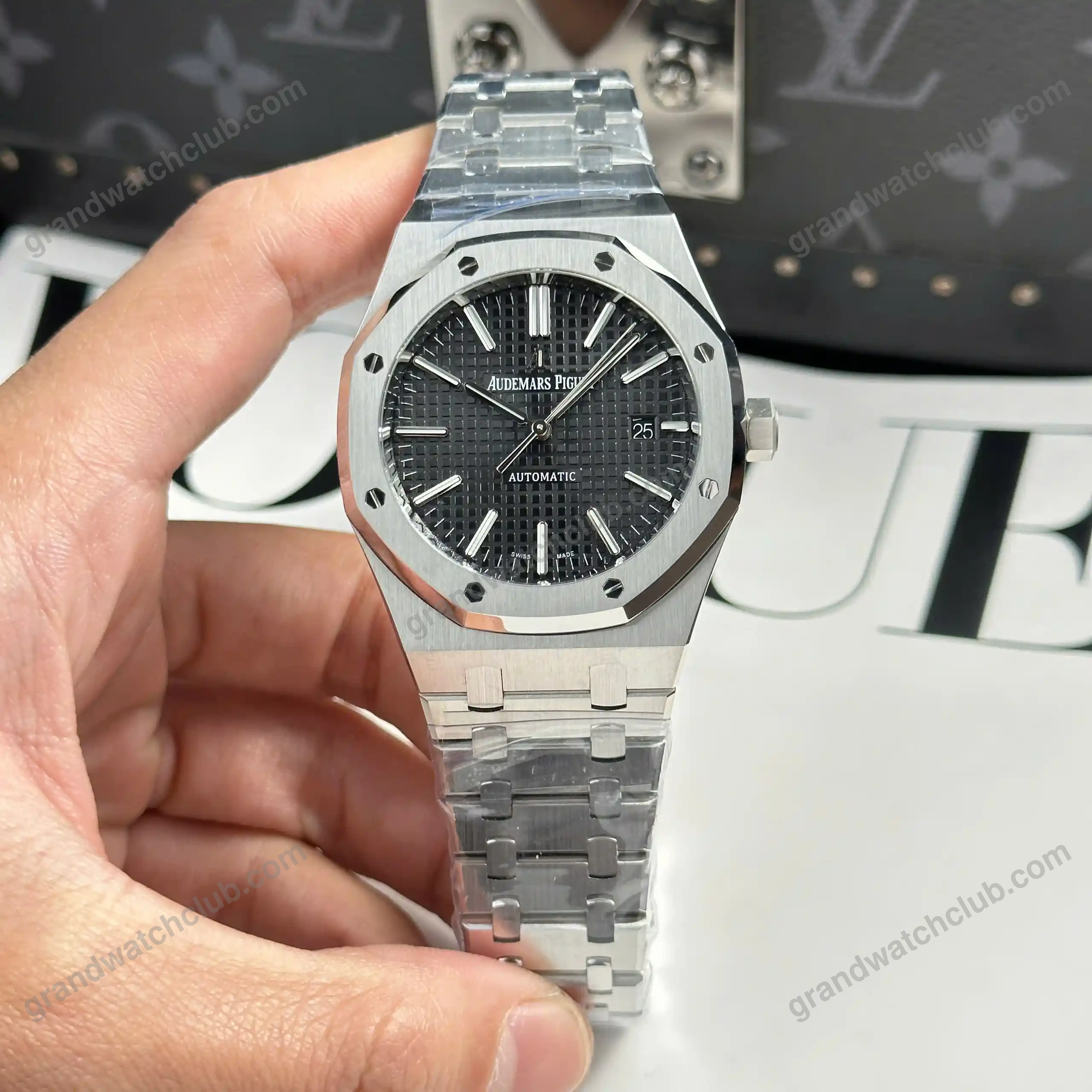 Super Clone Audemars Piguet Royal Oak Selfwinding 15400ST.OO.1220ST.01.A 41mm — dial close-up
