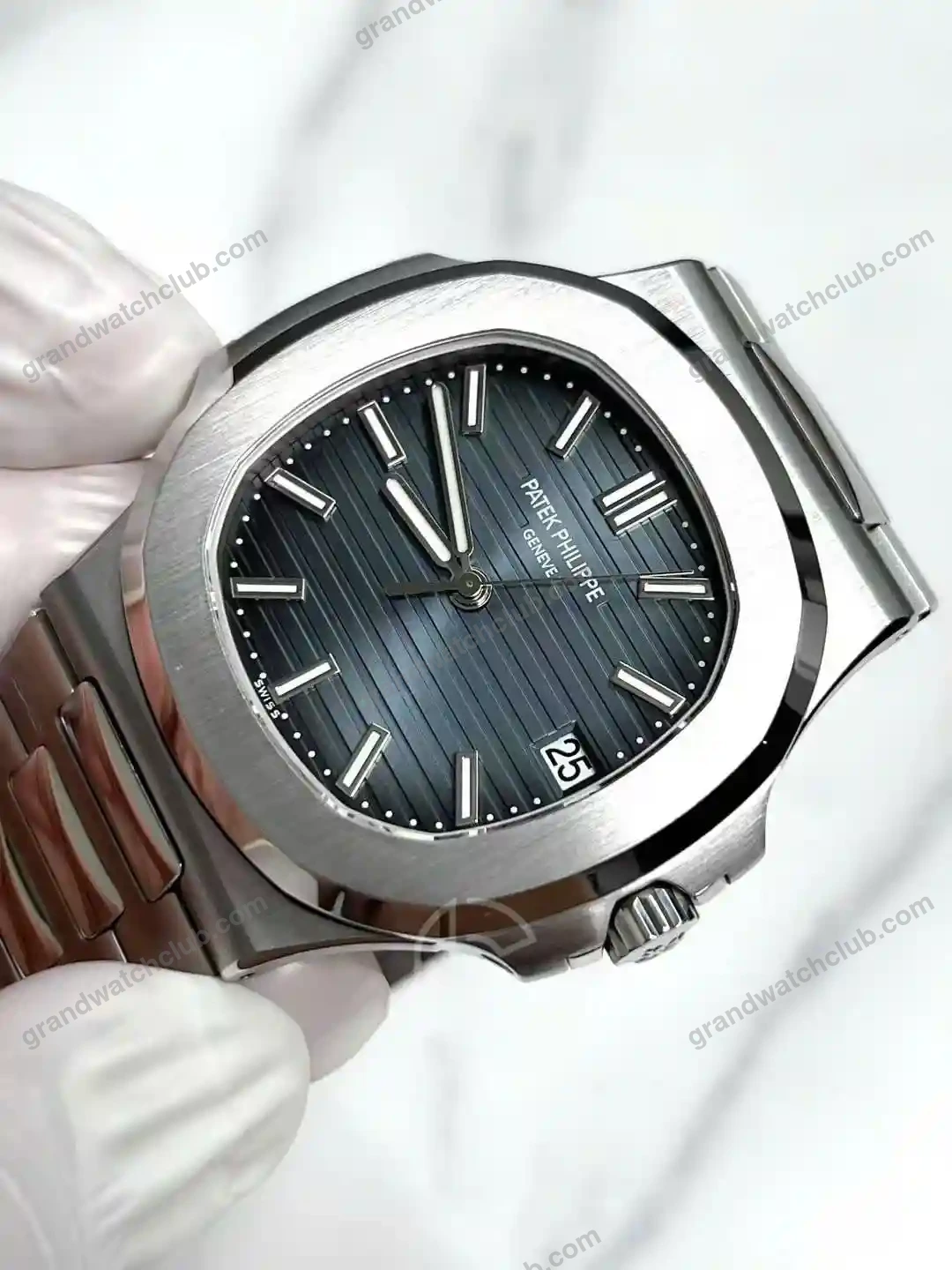 Super Clone Patek Philippe Nautilus 5711A Blue 40mm — side profile